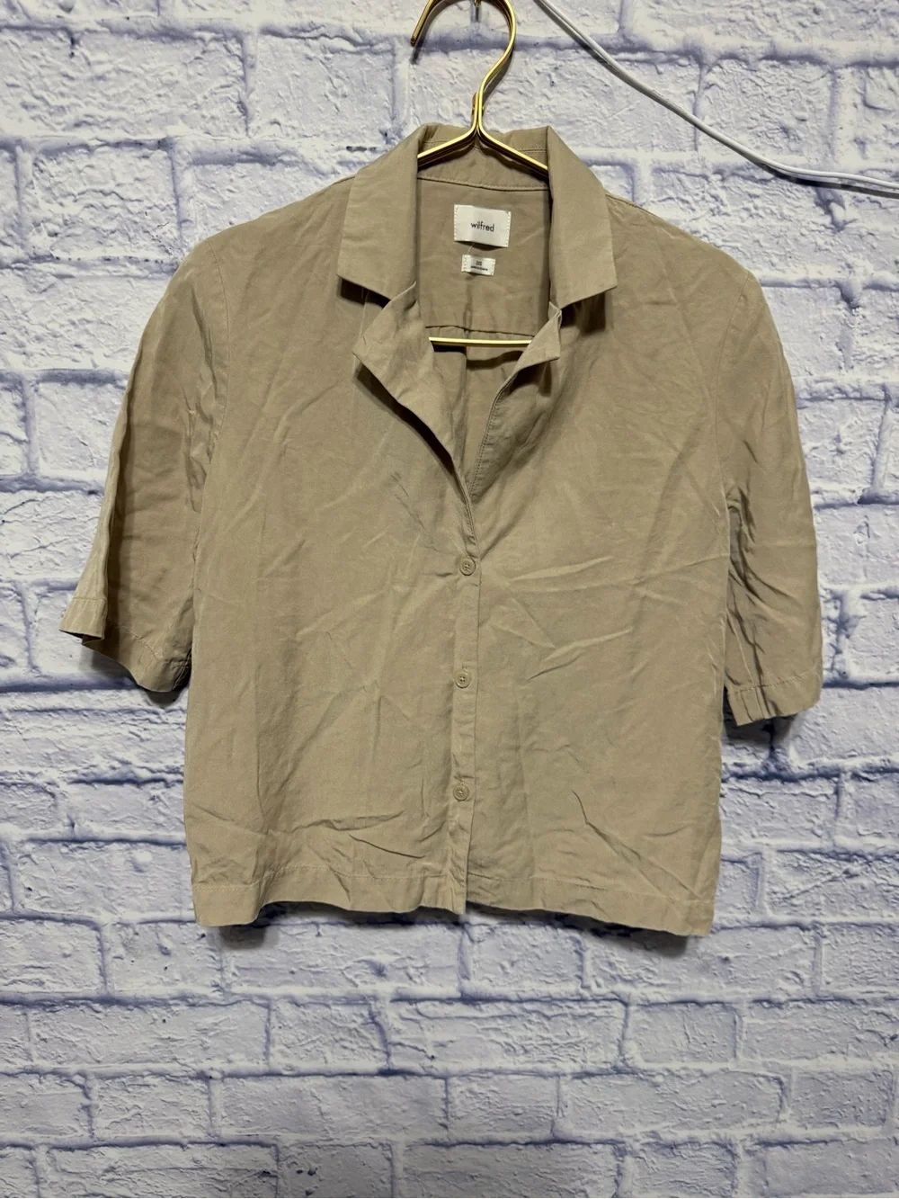 Wilfred beso shirt 
Tan 
Size xxs
